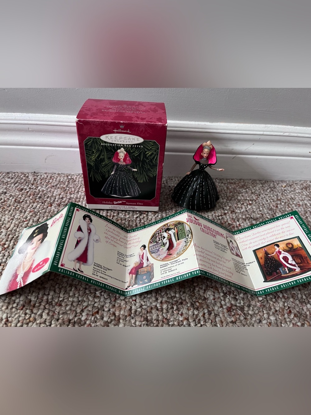 Hallmark Keepsake Holiday Barbie Ornament 1998 Collector's Series